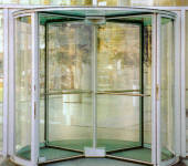 廣州自動門與旋轉門 科技、美觀與安全的現代通道解決方案